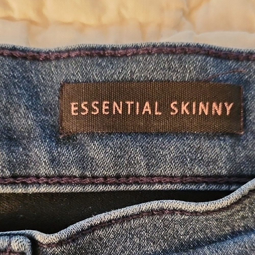Curve Appeal Essential Skinny Medium Wash Jeans- 12/31 - Picture 5 of 9